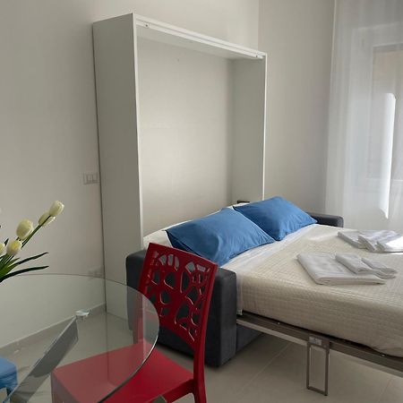 Sandra'S Apartment Salerno Esterno foto